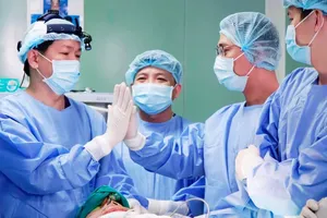 Lột bỏ “mặt quỷ”, tiếp tục tái tạo gương mặt mới cho anh Mến