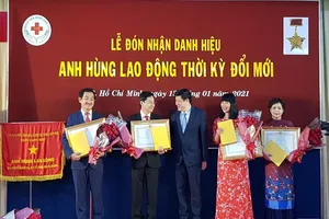 Bệnh viện Nhân dân 115 đón nhận danh hiệu Anh hùng lao động 