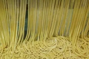 TP.HCM phát hiện mì sợi chứa hàn the