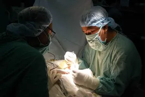  Bé trai 9 tuổi bị pháo làm hỏng 4 ngón tay 