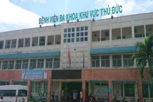 TP.HCM: 1 ca bệnh COVID-19 vượt rào ra khỏi nơi điều trị