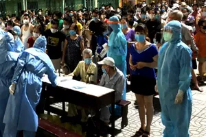 Trung tâm Kiểm soát bệnh tật TP.HCM nhận 120.000 bộ test nhanh COVID-19