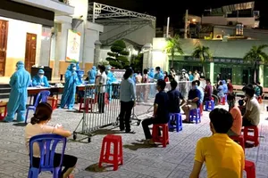 TP.HCM: F2 nằm trong ổ dịch COVID-19 được xét nghiệm nhanh 