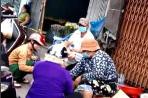 Còn nhiều người phớt lờ, tụ tập buôn bán, không thực hiện nghiêm Chỉ thị 16
