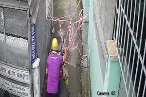 Hóc Môn: Nhắc nhở người đàn ông tự tháo dây phong tỏa để vô hẻm