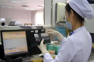 Sẽ kiểm tra và phạt cơ sở y tế xét nghiệm kháng thể SARS-CoV-2 sai mục đích