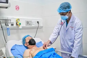 Bác sĩ Việt Nam cứu nhiều người nước ngoài bị đột quỵ và xuất huyết não