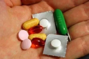 Không ăn cơm nhưng vẫn uống thuốc, có sao không?