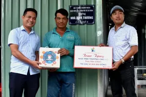 Mừng vì không còn phập phồng mưa dột, tốc mái nhà