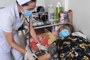 TP.HCM lo ngại thiếu điều dưỡng trầm trọng tại các bệnh viện công