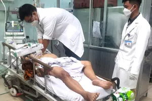 TP.HCM: Hối hả cấp cứu tai nạn giao thông ngày Tết