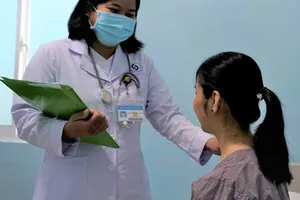 Cứu sản phụ bị vỡ thai ngoài tử cung còn mắc sốt xuất huyết