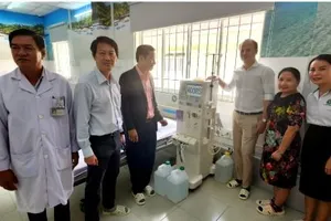 TP.HCM: Dân Cần Giờ hết phải đội nắng dầm mưa đi xa chạy thận