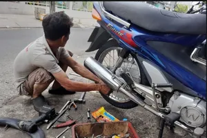 Dịch vụ ngày Tết, một số chủ tiệm không tăng giá để chia sẻ khó khăn chung