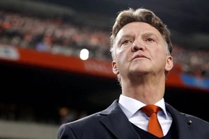  Tottenham lên kế hoạch đàm phán với HLV Van Gaal