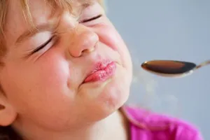 Xua tan nổi lo sợ uống thuốc ở trẻ