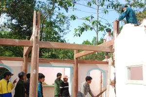 Dân đập nhà, bỏ làng vì tin đồn có ma