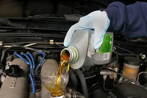Bốn quan niệm sai lầm về dầu nhớt cho xe