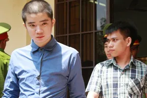 Giết người vì cho rằng nhìn đểu