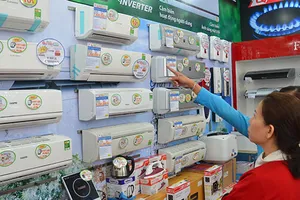 Hàng chống nóng đang “nóng”