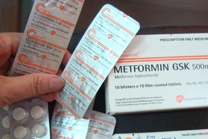 Thủ tướng yêu cầu kéo giá thuốc chữa bệnh xuống