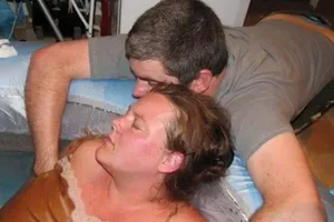 Cảnh báo nguy hiểm trào lưu đẻ dưới nước 