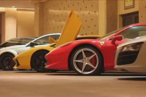 Dàn siêu xe “khủng” tụ tập tại Qatar