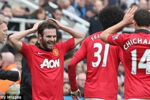 M.U và Chelsea đại thắng, Bayern thua trận đầu