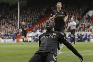 Thắng dễ Crystal Palace, Man City thắp lại giấc mộng vô địch