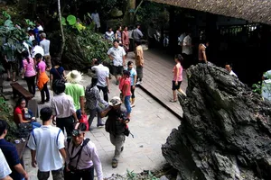 Hoạt cảnh tiên nữ tắm động Phong Nha hút du khách 