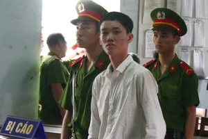 Đâm bạn nhậu 3 nhát dao, lĩnh án 10 năm tù