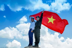 Xúc động bộ ảnh “Hướng về biển Đông – chạm vào Tổ quốc” 
