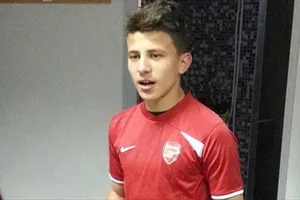 Arsenal đón tân binh đầu tiên trong Hè 2014