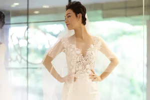 Trà My Idol thử váy cưới 200 triệu đồng