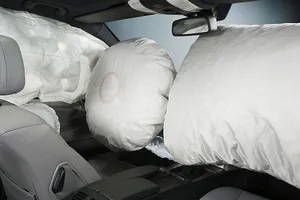 Ngành công nghiệp ôtô đau đầu với lỗi túi khí