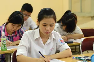 Thủ khoa khối D đầu tiên đạt 24 điểm