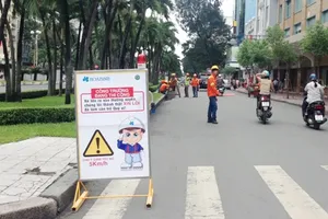 “Xin lỗi” dân vì gây bất tiện khi xây ga ngầm metro