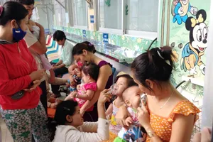 Thời tiết chuyển mùa, bệnh nhi kẹt cứng khoa hô hấp