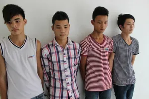 Bắt giam bốn thanh niên dùng xăng phóng hỏa, đốt nhà