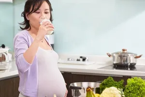 Phụ nữ mang thai uống canxi kéo dài có sao không? 
