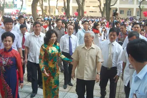Tổng Bí thư Nguyễn Phú Trọng dự lễ khai giảng tại trường THPT Nguyễn Gia Thiều