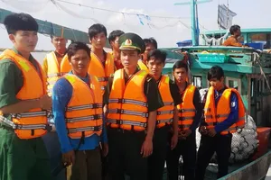 7 thuyền viên trong vụ chìm tàu trên biển đã về với gia đình