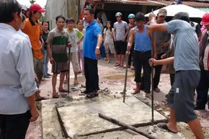 Bé 5 tuổi sống sót kỳ diệu khi bị cuốn vào cống thoát nước