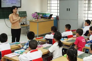 Bộ GD&ĐT không cấm giáo viên đóng dấu thay lời phê