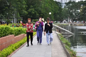 Hà Nội trong gió lạnh đầu mùa