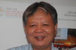 'Có 4 thứ trưởng mà bố trí đi họp cũng không đủ'