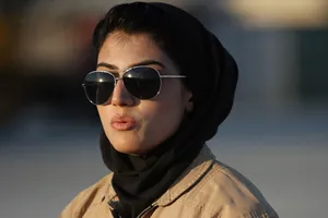 Ngắm nhan sắc nữ phi công duy nhất của quân đội Afghanistan
