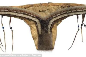 Phụ nữ mặc quần 'chíp' từ 130 năm trước