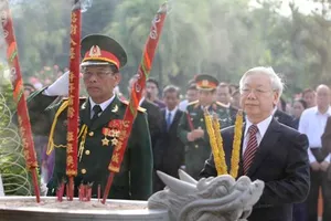 Lãnh đạo Đảng, Nhà nước viếng nghĩa trang liệt sĩ TP.HCM