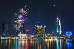 Video TP.HCM rực sáng pháo hoa chào mừng ngày 30-4